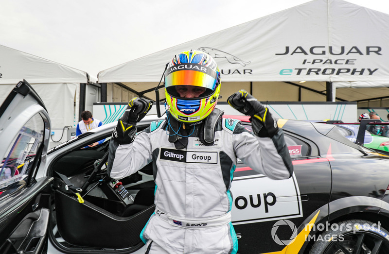 Simon Evans, Team Asia New Zealand celebra