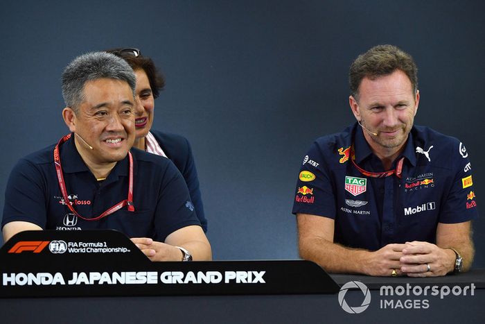 Toyoharu Tanabe, director técnico de Honda F1 y Christian Horner, director de Red Bull Racing