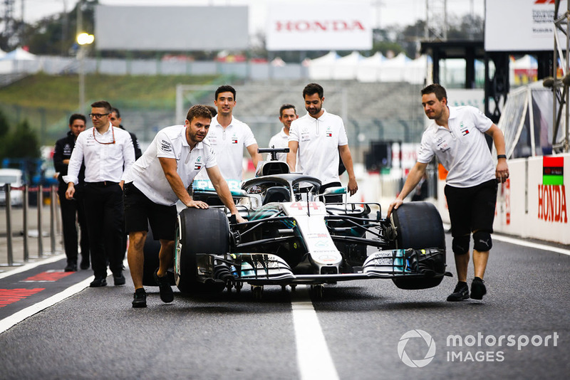 7. Teams prüfen Autos selbst