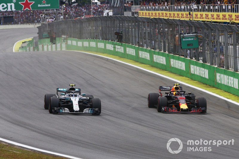 Max Verstappen, Red Bull Racing RB14, Valtteri Bottas, Mercedes AMG F1 W09 EQ Power+