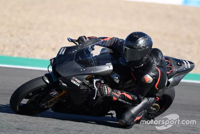 Lewis Hamilton teste la Yamaha Superbike