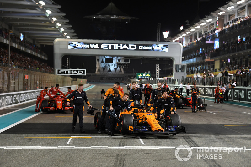 Механіки McLaren, Фернандо Алонсо, McLaren MCL33