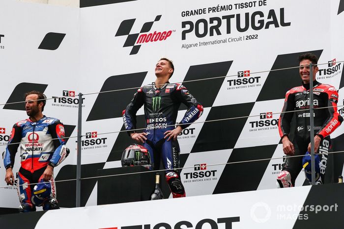 Podio: ganador Fabio Quartararo, Yamaha Factory Racing, tercer lugar Aleix Espargaró, Aprilia Racing Team, segundo lugar Johann Zarco, Pramac Racing