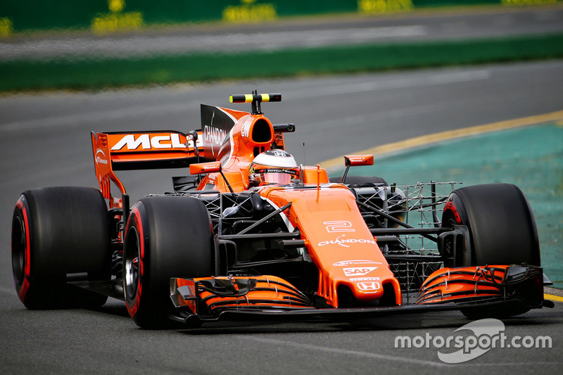 Stoffel Vandoorne, McLaren MCL32 dengan aero rakes