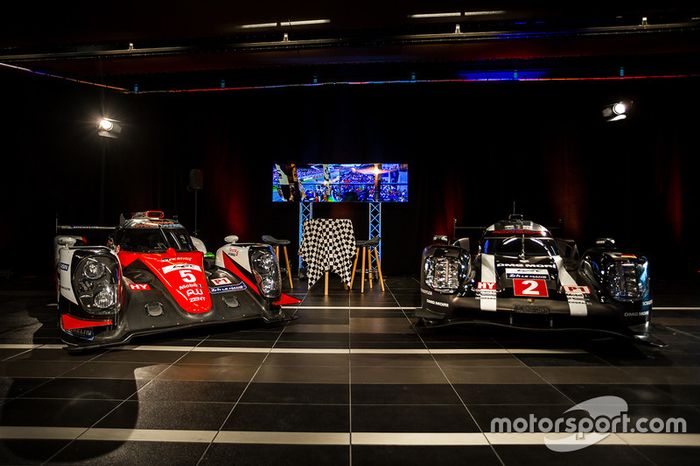 Coches Toyota y Porsche LMP1 en exhibición