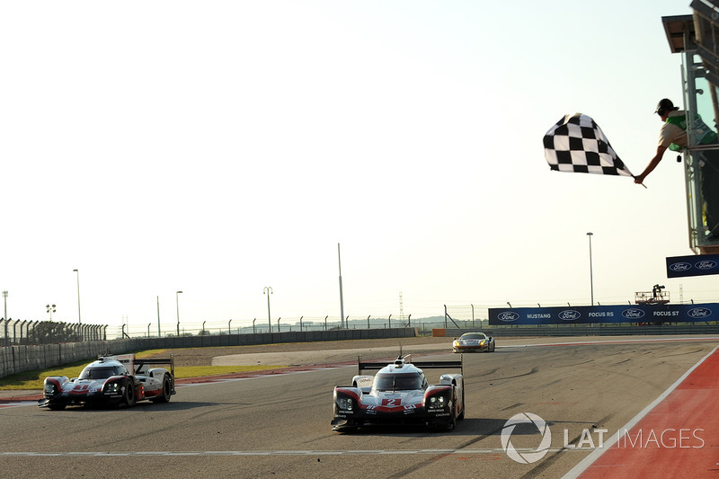 #2 Porsche Team Porsche 919 Hybrid: Timo Bernhard, Earl Bamber, Brendon Hartley s'imposent