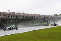 Lewis Hamilton, Mercedes AMG F1 W07 Hybrid, Nico Rosberg, Mercedes AMG F1 W07 Hybrid