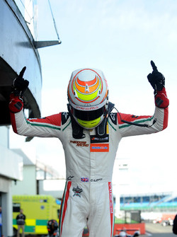 Race winner Callum Ilott, Prema Powerteam, Dallara F317 - Mercedes-Benz