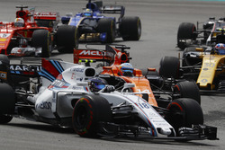 Ленс Стролл, Williams FW40, Фернандо Алонсо, McLaren MCL32, Себастьян Феттель, Ferrari SF70H
