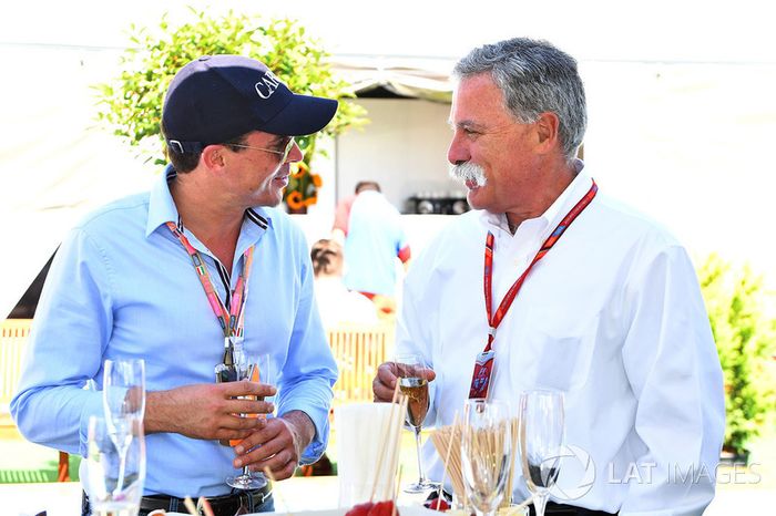 Alex Mea y Chase Carey, Director Ejecutivo y Presidente Ejecutivo de la Formula One Group
