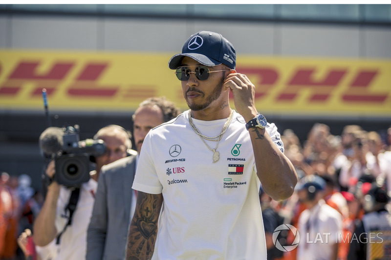 Lewis Hamilton, Mercedes-AMG F1, en el desfile de pilotos