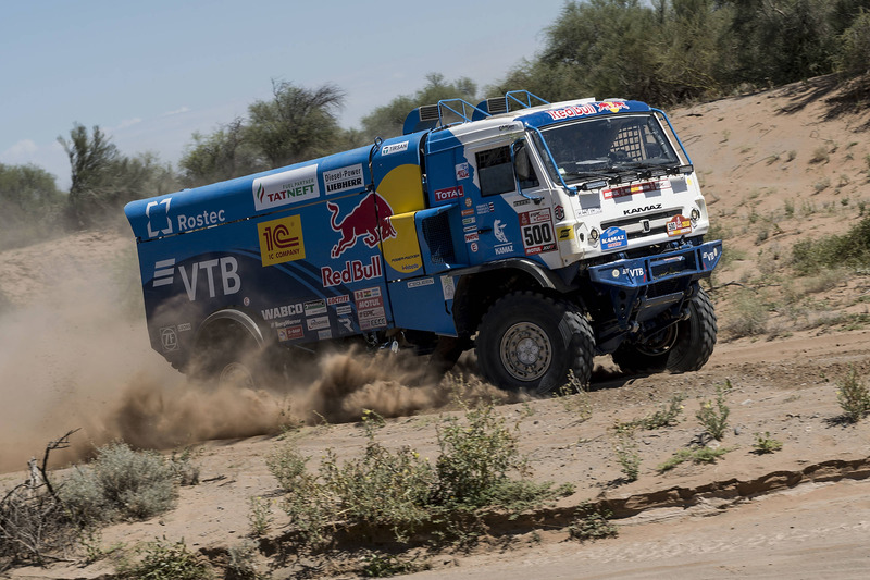 #500 Team Kamaz Master: Eduard Nikolaev, Evgeny Yakovlev, Vladimir Rybakov