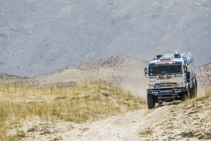 #500 Team Kamaz Master: Eduard Nikolaev, Evgeny Yakovlev, Vladimir Rybakov