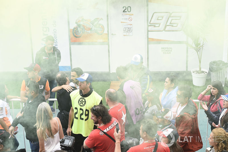 Valentino Rossi, Yamaha Factory Racing fans outside Marc Marquez, Repsol Honda Team changing room