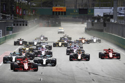 Sebastian Vettel, Ferrari SF71H, bij de start