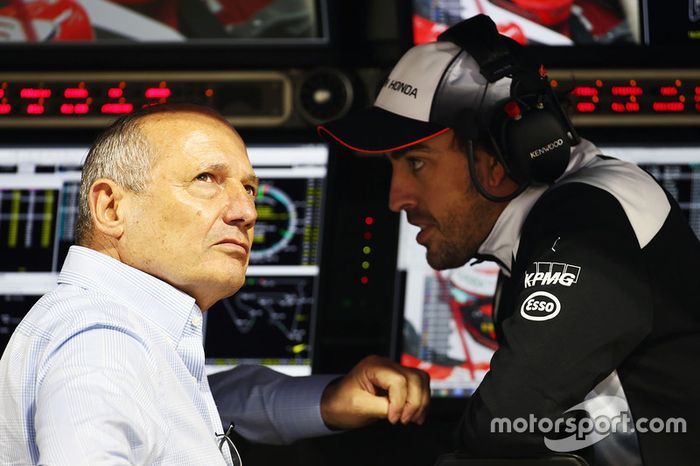 Presidente Ejecutivo de McLaren, Ron Dennis y Fernando Alonso, McLaren