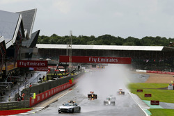 Safety-Car-Start: Lewis Hamilton, Mercedes AMG F1 W07 Hybrid, führt