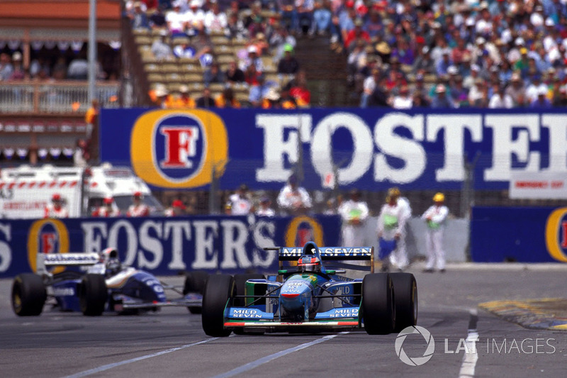 Michael Schumacher, Benetton B194 Ford, Damon Hill, Williams FW16B Renault