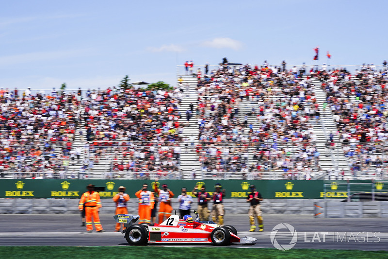 Jacques Villeneuve, pilota el Ferrari 312 T3 con el que su padre ganó el GP de Canadá de 1978