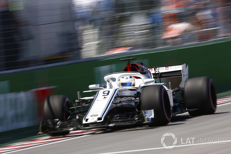 Ericsson reports to the team after hitting a wall in Q1
