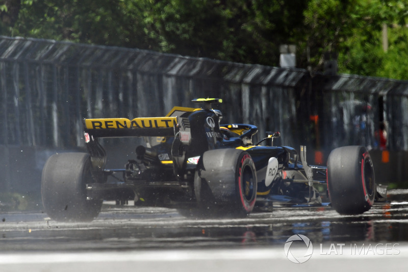 Carlos Sainz Jr., Renault Sport F1 Team R.S. 18, golpea el muro en los libres 2 de Canadá