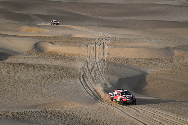#301 Toyota Gazoo Racing Toyota: Nasser Al-Attiyah, Mathieu Baumel, #306 Peugeot Sport Peugeot 3008 DKR: Sébastien Loeb, Daniel Elena