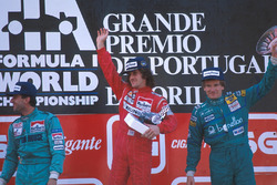 Podium: winnaar Alain Prost, tweede Ivan Capelli, derde Thierry Boutsen