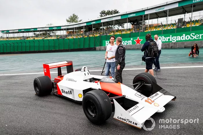 Bruno Senna y Martin Brundle, Sky TV con el McLaren MP4/4