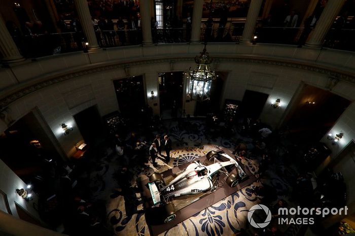 Sir Jim Ratcliffe presidente y director general del grupo químico Ineos y Toto Wolff, Director Ejecutivo (Negocios), Mercedes AMG 