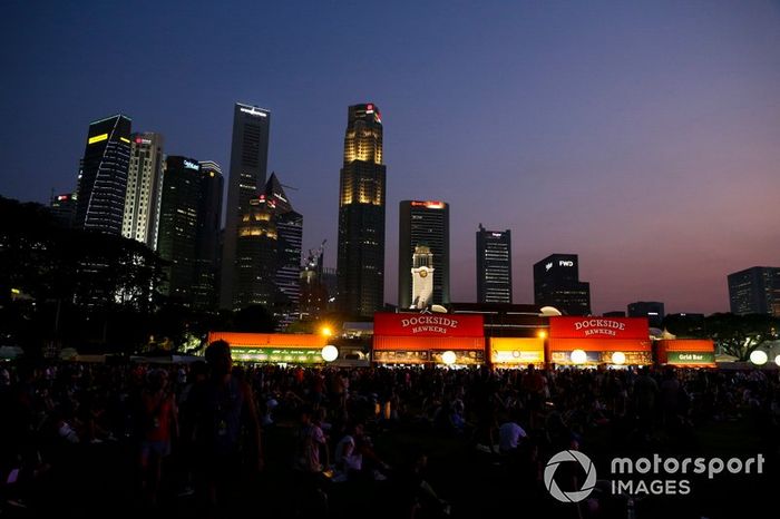 Fans en la fan village