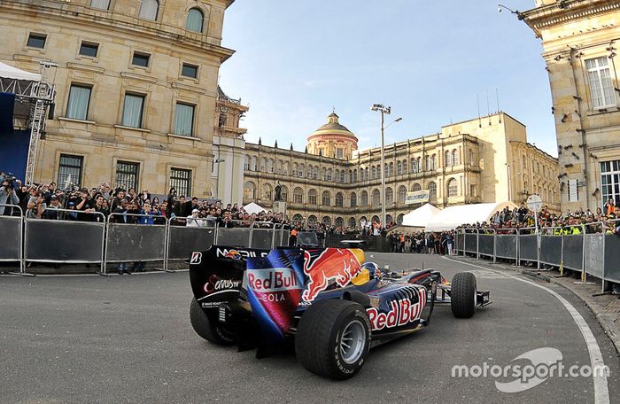 David Coulthard, Red Bull RB1, Circuito Bogotá 