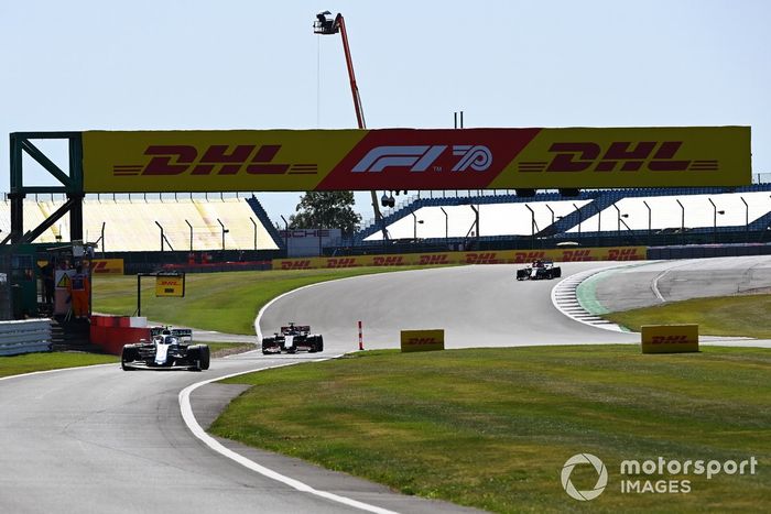 Nicholas Latifi, Williams FW43, Romain Grosjean, Haas VF-20