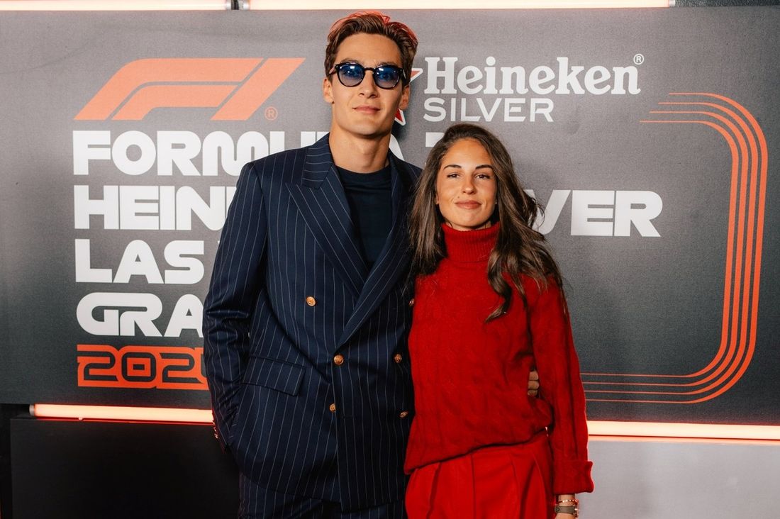 George Russell, da Mercedes-AMG F1 Team, com a sua namorada Carmen Montero Mundt