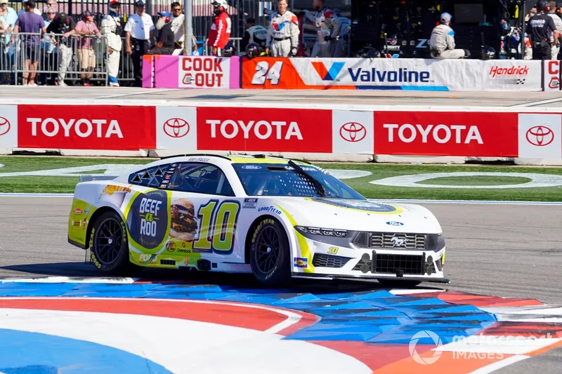 Noah Gragson, Stewart-Haas Racing, Beef A Roo Ford Mustang