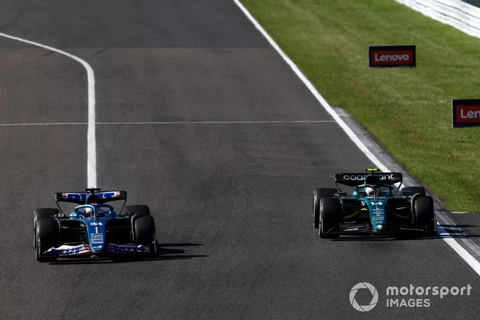 Esteban Ocon, Alpine A523, lucha con Fernando Alonso, Aston Martin AMR23