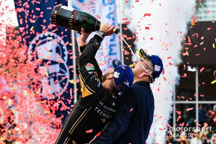 Jean-Eric Vergne, DS TECHEETAH, celebra su victoria