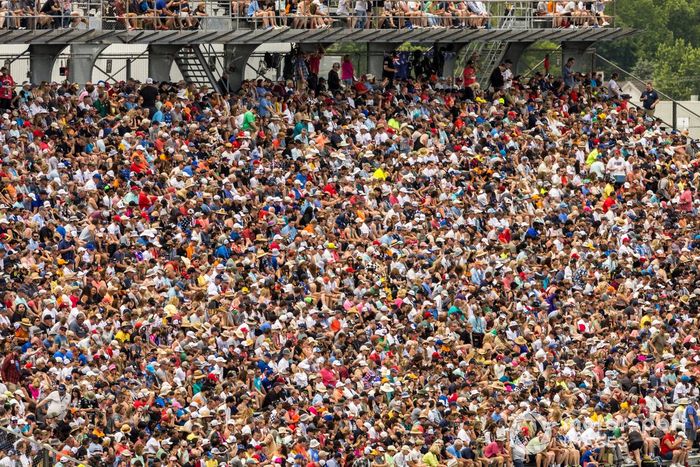 Aficionados en la 107ª edición de la Indy 500