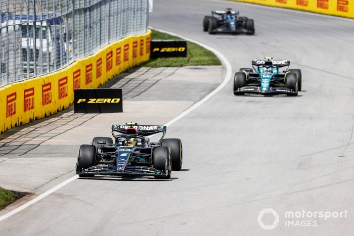 Lewis Hamilton, Mercedes F1 W14, Fernando Alonso, Aston Martin AMR23, George Russell, Mercedes F1 W14