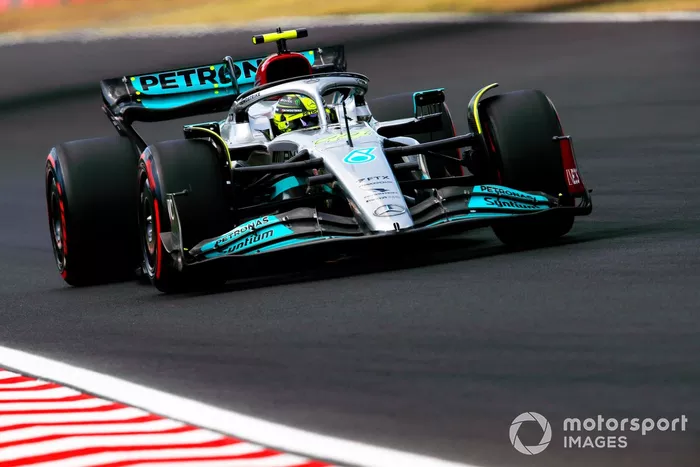 Lewis Hamilton, Mercedes W13