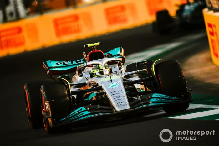 Lewis Hamilton, Mercedes W13