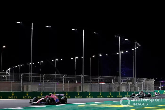 Esteban Ocon, Alpine A522, George Russell, Mercedes W13