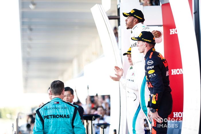 Valtteri Bottas, Mercedes AMG F1, Lewis Hamilton, Mercedes AMG F1, y Max Verstappen, Red Bull Racing