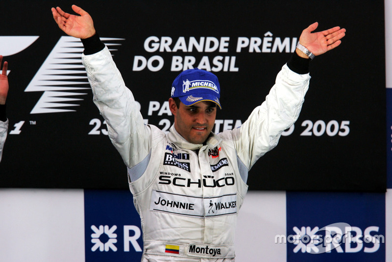 Juan Pablo Montoya sur le podium du GP du Brésil 2005.