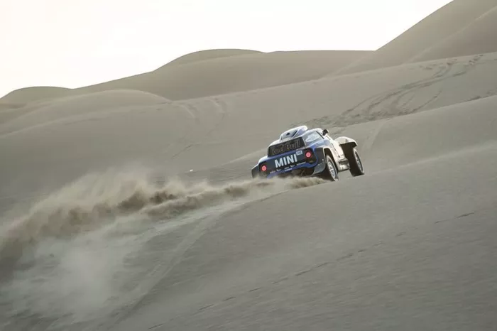 #300 X-Raid Mini JCW Team: Carlos Sainz, Lucas Cruz
