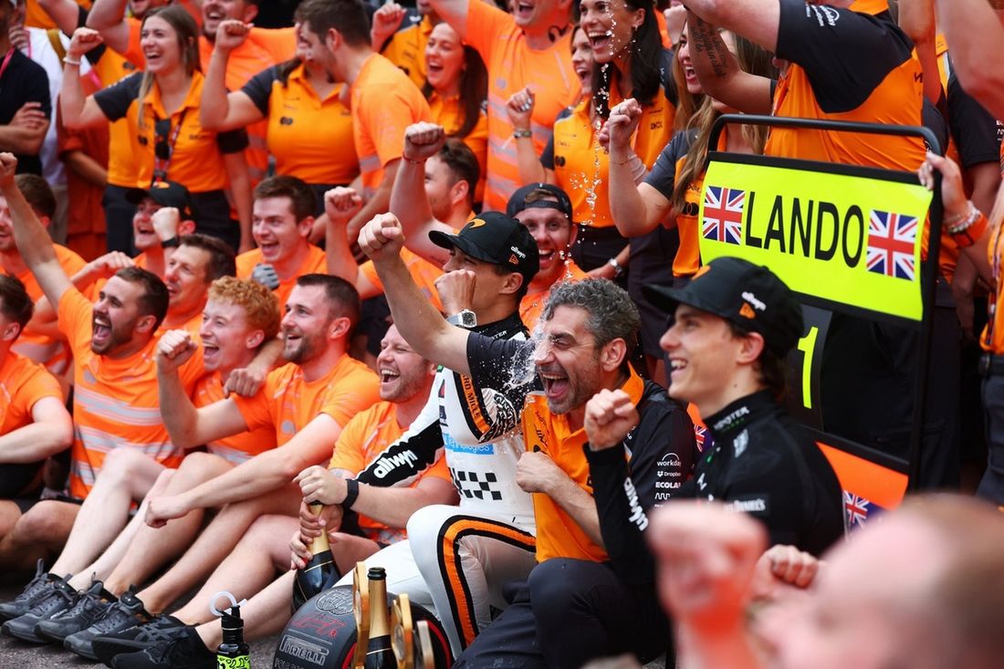 Lando Norris, McLaren, Oscar Piastri, McLaren, Andrea Stella, McLaren