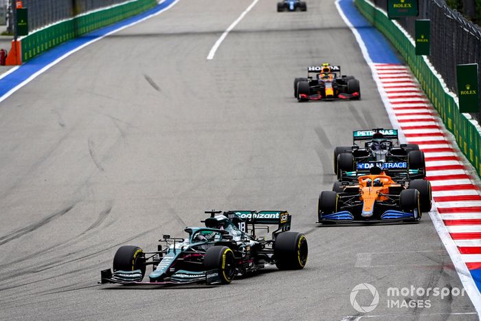 Lance Stroll, Aston Martin AMR21, Daniel Ricciardo, McLaren MCL35M, Lewis Hamilton, Mercedes W12