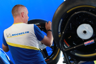 Технік Michelin за роботою