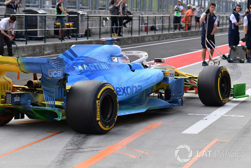 Robert Kubica, Williams FW41 con parafina aerodinámica sobre todo el automóvil