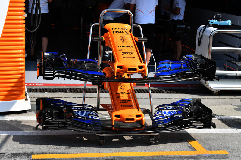 McLaren MCL33 nose and front wings