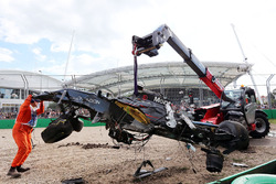 De McLaren MP4-31 van Fernando Alonso na crash
